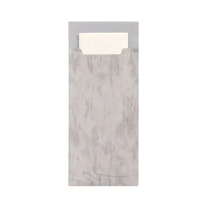 Μια γκρίζα PAPSTAR 520 θήκη μαχαιροπίρουνων (20x8,5 cm, 2-στρώσεων) της PAPSTAR GmbH από υλικό με υφή με μια αντίστοιχη λευκή πετσέτα, που είναι εν μέρει ορατή στο πάνω μέρος.
