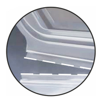 Μια κοντινή λήψη δύο επικαλυπτόμενων μεταλλικών φύλλων με μια διακεκομμένη γραμμή στη θέση σύνδεσης, μέσα σε έναν κύκλο - παρόμοια με την ασφαλή σφράγιση που παρέχουν τα κύπελλα συσκευασίας Starpak 50 με καπάκια, PP διαφανές οκταγωνικό.