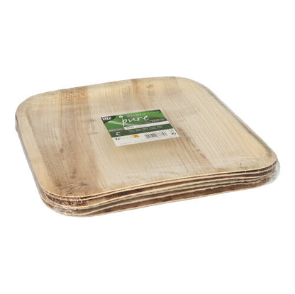 Μια στοίβα τετράγωνων PAPSTAR 6 πιάτων από φύλλο φοίνικα «pure» τετράγωνο της PAPSTAR GmbH, συσκευασμένα σε μια διαφανή πλαστική συσκευασία με μια πράσινο-λευκή ετικέτα από πάνω.