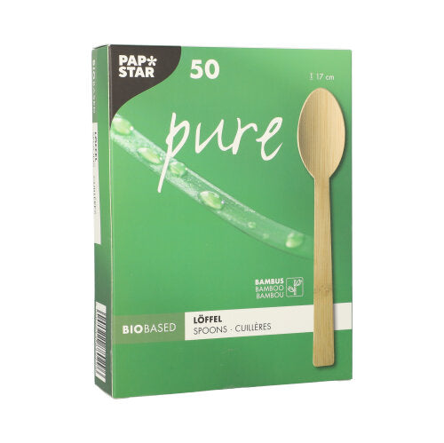Eine grüne Box der PAPSTAR GmbH mit der Aufschrift "Bambus Löffel pure" enthält 50 umweltfreundliche, stabile Einweglöffel (17 cm) in einer Faltschachtel. Die Vorderseite zeigt Produktabbildungen und mehrsprachigen Text.