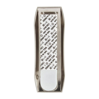 Ένας Command™ Bad Metallhaken "Modern Reflection" της 3M Deutschland GmbH, με λεία μεταλλική επιφάνεια και σχεδιασμό μάρκας, απεικονίζεται από πάνω σε λευκό φόντο.