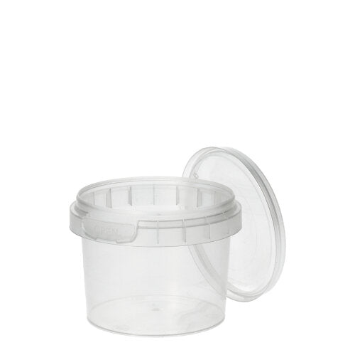 Ένα διαφανές, στρογγυλό δοχείο Starpak 48 delicatessen PP (120 ml, Ø 6,9 cm × 5,1 cm) με καπάκι και αυθεντική σφραγίδα είναι ανοιχτό μπροστά από ένα απλό λευκό φόντο.