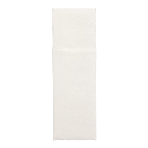 Σε απλό, λευκό φόντο απεικονίζεται μια μεμονωμένη, αδιπλωμένη χαρτοπετσέτα "DAILY Collection" 48 x 30 cm με πτυχή μαχαιροπίρουνου της PAPSTAR GmbH από τη συσκευασία των 50.