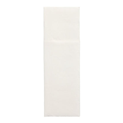 Σε απλό, λευκό φόντο απεικονίζεται μια μεμονωμένη, αδιπλωμένη χαρτοπετσέτα "DAILY Collection" 48 x 30 cm με πτυχή μαχαιροπίρουνου της PAPSTAR GmbH από τη συσκευασία των 50.