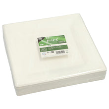 Μια στοίβα PAPSTAR 50 πιάτων από ζαχαροκάλαμο "pure", βιώσιμα και κομποστοποιήσιμα, της PAPSTAR GmbH, συσκευασμένα σε πλαστικό. Η πράσινη-λευκή ετικέτα στην κορυφή δείχνει πληροφορίες προϊόντος και τον αριθμό 50.