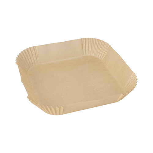 Die 100 Backpapiere für Heißluftfritteusen eckig der PAPSTAR GmbH sind ungebleichte, braune, quadratische Backpapiere mit plissierten Seiten und antihaftbeschichteter Oberfläche, ideal für Heißluftfritteusen. Abgebildet auf weißem Hintergrund.