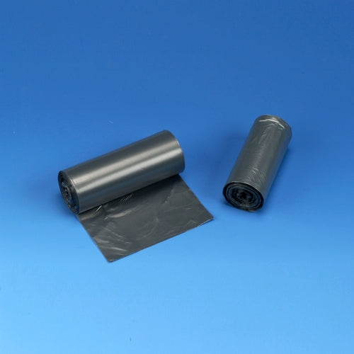 Σε μια μπλε επιφάνεια απεικονίζονται δύο ρολά Starpak 50 σακούλες απορριμμάτων, HDPE 30 l (60 x 50 cm) σε γκρι χρώμα, με το ένα ρολό να είναι μερικώς ξετυλιγμένο για να παρουσιάσει τη σακούλα.