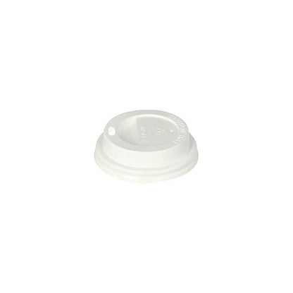 Το Starpak 50 Dom-Deckel PS «To Go» Runddeckel (λευκό, Ø 6 cm, 2 cm) για ποτήρια μιας χρήσης απεικονίζεται σε λευκό φόντο. Χάρη στο ασφαλές κλείσιμο και το μικρό άνοιγμα για πόση, είναι ιδανικό ως συσκευασία για take-away. 50 τεμάχια.