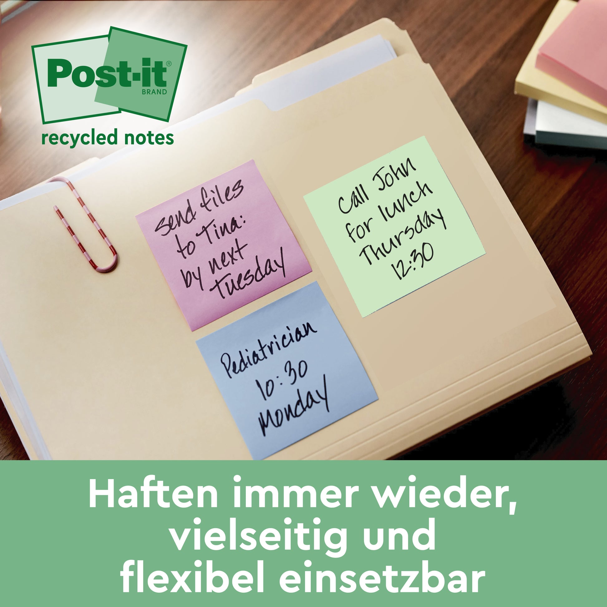 Eine Mappe enthält drei Post-it® Super Sticky 100% Recycling Notes (76x76mm, 70 Blatt/Block, 100% PEFC) der 3M Deutschland GmbH in den Farben rosa, blau und grün; der deutsche Text hebt ihre Wiederverwendbarkeit und Vielseitigkeit hervor.