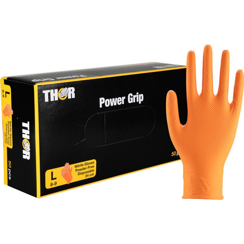 Απεικονίζεται ένα κουτί Thor Power Grip, πορτοκαλί νιτριλίου γάντια της Abena Re-Seller GmbH, δίπλα στο οποίο στέκεται ένα γάντι όρθιο. Η μαύρο-κίτρινη συσκευασία τονίζει το μέγεθος L, περιέχει 50 γάντια και τα προωθεί ως προπονητή δύναμης χεριών.