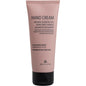 Ένας ροζ σωλήνας 75 ml ENA Living Handcreme από την Abena Re-Seller GmbH, με μαύρο καπάκι και αιθέρια έλαια από γλυκό πορτοκάλι, λεβάντα και δεντρολίβανο. Κατασκευασμένο με 96,8% φυσικά συστατικά για εντατική φροντίδα ξηρών χεριών. Διατίθεται σε κουτιά (πακέτο των 18).
