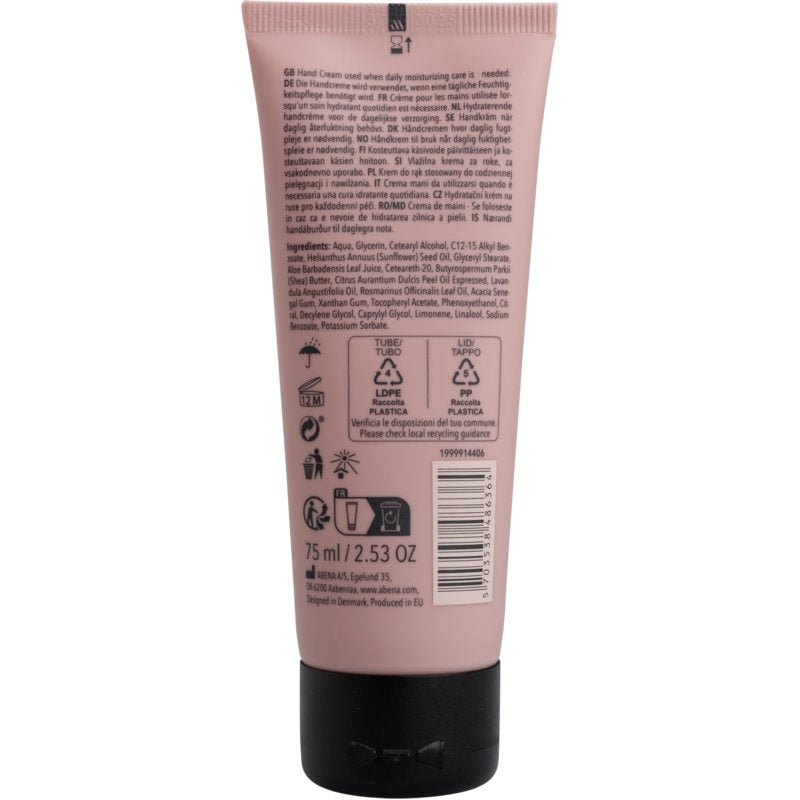 Ένας ροζ σωλήνας 75 ml ENA Living Handcreme της Abena Re-Seller GmbH για ξηρά χέρια, απεικονισμένος από την πίσω πλευρά με πληροφορίες προϊόντος, συστατικά, γραμμωτό κώδικα, σύμβολα ανακύκλωσης και οδηγίες με μαύρα γράμματα. Διατίθεται επίσης σε κουτί (18 συσκευασίες).