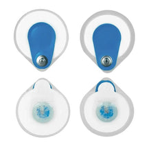 Vier runde Ambu GmbH BlueSensor Elektroden Pads (Auslaufartikel: Ambu BlueSensor Elektrode Millipore - 50 Stück) mit blauem Zentrum und Ag/AgCl-Schnappverbindern; die gelartige Millipore-Schicht ist auf der Rückseite jedes Pads sichtbar.