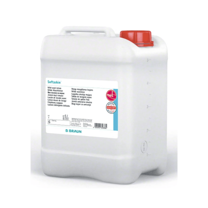 Η B. Braun Softaskin® Waschlotion έρχεται σε έναν λευκό πλαστικό δοχείο με κόκκινο καπάκι και προσφέρει γενναιόδωρη χωρητικότητα 5 λίτρων. Είναι φιλική προς το περιβάλλον και χωρίς μικροπλαστικά και φέρει στο κάτω μέρος το λογότυπο της B. Braun Deutschland GmbH & Co. KG. Η ετικέτα παρέχει σαφείς πληροφορίες προϊόντος και οδηγίες χρήσης.