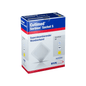 Ο επίδεσμος τραύματος BSN Cutimed® Sorbion® Sachet S της BSN Medical GmbH παρουσιάζεται σε μια συσκευασία που αναδεικνύει τον υπεραπορροφητικό επίδεσμο τραύματος για βέλτιστη διαχείριση του εξιδρώματος. Το κυρίως λευκό κουτί, με μπλε και κόκκινες πινελιές, περιέχει 24 τεμάχια σε μέγεθος 10x10 εκ.