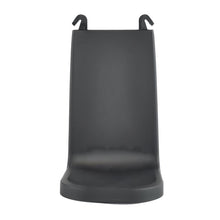 Die IntelliCare Tropfschale von Diversey Deutschland GmbH & Co. OHG ist ein schwarzer, gebogener Kunststoffständer mit zwei Haken, der für die aufrechte Aufstellung konzipiert ist und einen glatten, minimalistischen Look bietet, der in jeder Umgebung für Sauberkeit und Sicherheit sorgt.