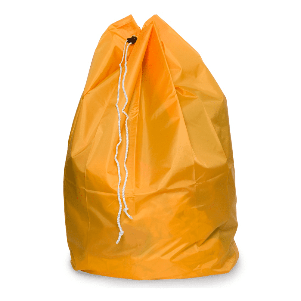 Η σακούλα απόρριψης DEISS με κορδόνι PP και θηλιά βάσης, μια σακούλα με κορδόνι 120 λίτρων της EMIL DEISS KG (GmbH + Co.), στέκεται όρθια μπροστά σε ένα λευκό φόντο. Αποτελείται από τσαλακωμένο πολυεστερικό ύφασμα και το άνοιγμά της είναι κλειστό με ένα ανθεκτικό λευκό κορδόνι.