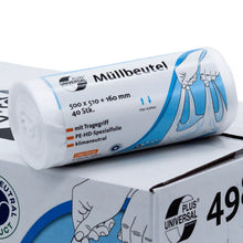 Eine Rolle DEISS Universal Plus Müllbeutel mit der Produktnummer 49800 und einem Fassungsvermögen von 20 Litern sowie einem praktischen Tragegriff wird auf einem Karton präsentiert. Das Etikett gibt die Maße 500 x 510 + 160 mm an und enthält 40 reißfeste Beutel. Außerdem sind auf dem Etikett Angaben zu den umweltfreundlichen Eigenschaften in deutscher Sprache enthalten. Dieses Produkt wird von der Marke EMIL DEISS KG (GmbH + Co.) angeboten.