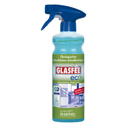 Ένα μπουκάλι ψεκασμού 500 ml με Dr. Schnell GlasFee Eco από τη DR.SCHNELL GmbH & Co. KGaA εξασφαλίζει καθαρισμό χωρίς υπολείμματα. Το πράσινο μπουκάλι με το μπλε καπάκι ψεκασμού με το σύμβολο του σπιτιού και το γερμανικό κείμενο υπογραμμίζει τη λειτουργία του ως έτοιμο προς χρήση, οικολογικό καθαριστικό επιφανειών.