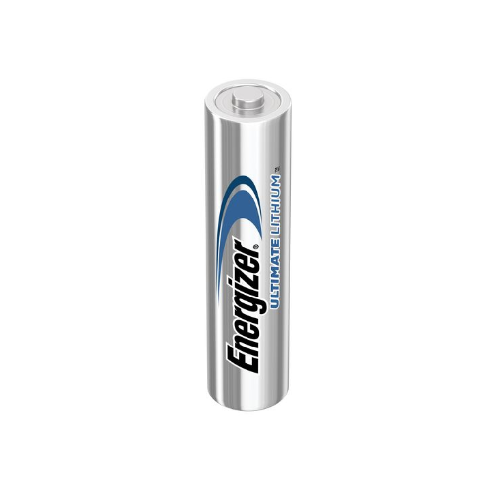 Μια μεμονωμένη μπαταρία Energizer Ultimate Lithium Micro, LR03 AAA | Συσκευασία (10 τεμαχίων) στέκεται όρθια και παρουσιάζει τη κομψή μεταλλική-ασημί φινίρισμά της. Το λογότυπο της μάρκας είναι εμφανώς τοποθετημένο σε μαύρο και μπλε στο πλάι. Αυτή η μπαταρία AAA είναι ιδανική για εφαρμογές υψηλής τεχνολογίας και εξασφαλίζει μακράς διάρκειας απόδοση και αξιοπιστία.