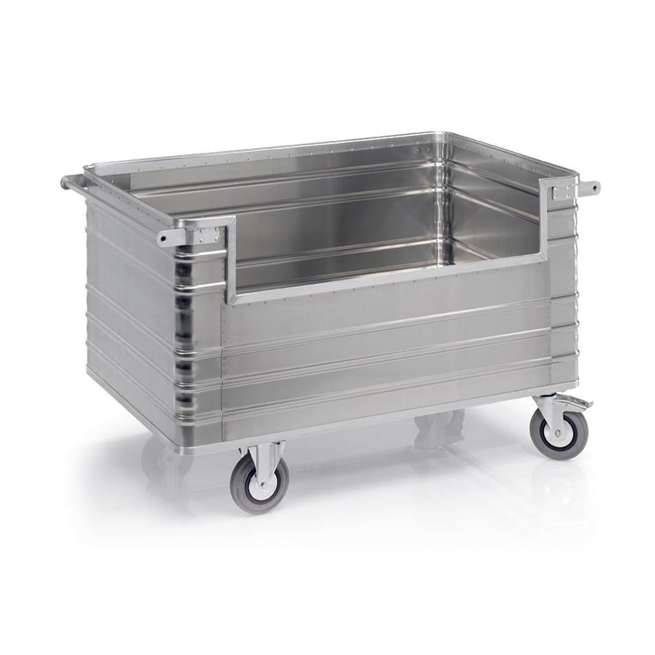 Το δοχείο μεταφοράς Novocal με πλευρικό άνοιγμα από το Novocal είναι ένα μεγάλο, ορθογώνιο δοχείο από Υλικό Α με πλευρές με ραβδώσεις, μια ανοιχτή μπροστινή πλάκα και τέσσερις περιστρεφόμενους τροχούς. Παραδίδεται ως μονό κομμάτι (1 κομμάτι).