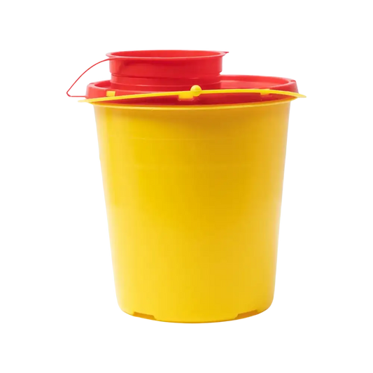 Der Auslaufartikel: Kanülen-Entsorgungsbox, 1,5 L, Serie PBS von AMPri Handelsgesellschaft mbH ist eine gelbe Kunststoffbox mit rotem Deckel und Griff für die medizinische Abfallentsorgung, abgebildet auf einem schlichten weißen Hintergrund.