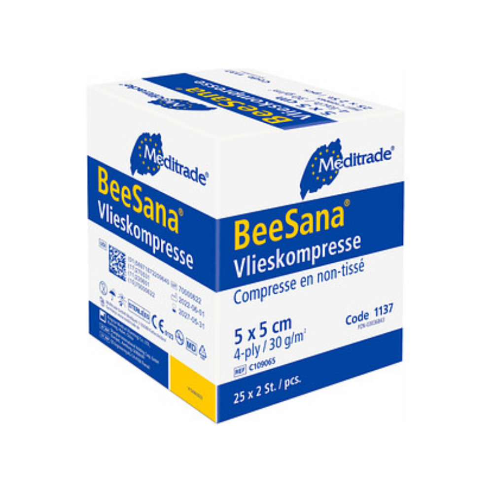Ένα κουτί Meditrade BeeSana® Vlieskompresse αποστειρωμένο, 4-στρώσεων, Vlies, διαστάσεις 5x5 cm, με 25 συσκευασίες των 2 τεμαχίων αποστειρωμένων από την Meditrade GmbH