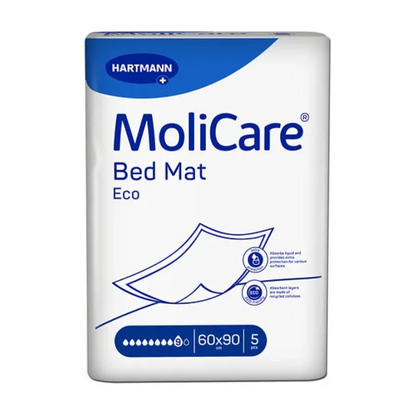 Συσκευασία προϊόντος των MoliCare® Bed Mat ECO υποστρωμάτων προστασίας κρεβατιού της Paul Hartmann AG, σε σχέδιο λευκό-μπλε με σύμβολα για φιλικότητα προς το περιβάλλον και απορροφητικότητα. Η συσκευασία έχει ένδειξη μεγέθους 60x.