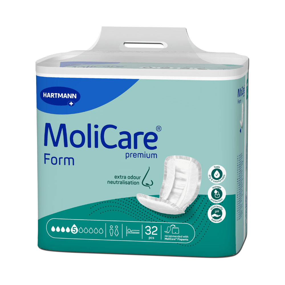 Μια συσκευασία Hartmann MoliCare® Premium Form Vorlage σερβιέτες ακράτειας από την Paul Hartmann AG, που αποτελείται από 32 κομμάτια με επιπλέον εξουδετέρωση οσμών. Η συσκευασία είναι μπλε-πράσινη και δείχνει χαρακτηριστικά προϊόντος και οικολογικά σήματα.
