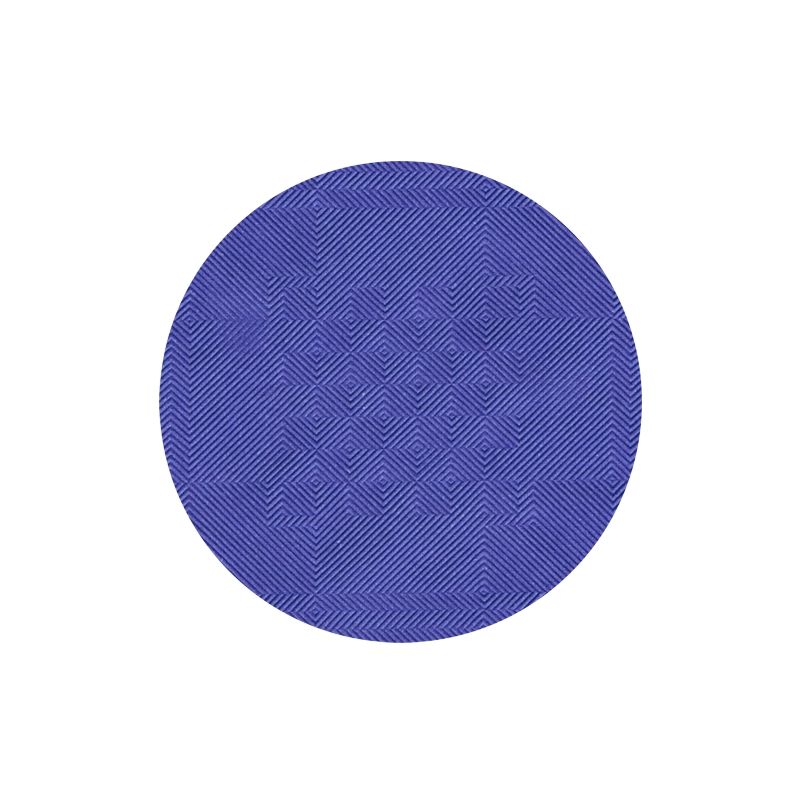 Το άρθρο μοιάζει με την δομημένη επιφάνειά του με γεωμετρικά σχέδια σαν κομψή διακόσμηση τραπεζιού, παρόμοια με το χάρτινο τραπεζομάντηλο με ανάγλυφο σχέδιο δαμασκηνό της PAPSTAR GmbH.