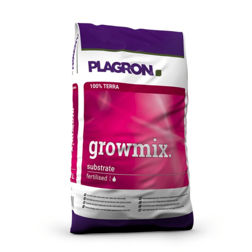 Ο Plagron Growmix με σάκο περλίτη από την Bertels B.V. παρουσιάζεται σε ένα μοναδικό μοβ-ροζ σχέδιο με εντυπωσιακό λευκό κείμενο. Αποτελείται 100% από Terra, εμπλουτισμένο με χούμο σκουληκιών για καλύτερη διαπερατότητα αέρα, και το λογότυπο της μάρκας είναι εμφανές στην κορυφή.