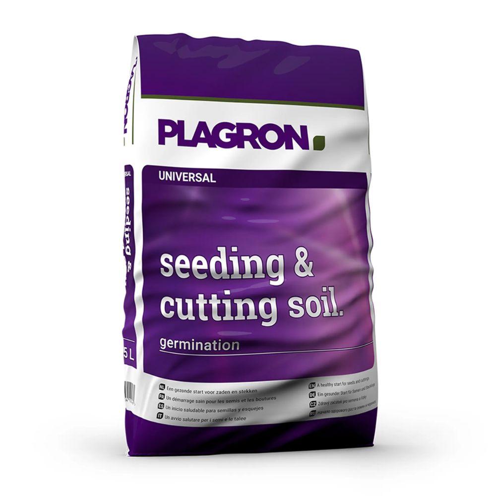 Παρουσιάζεται ένας σάκος 25 λίτρων Plagron Seeding & Cutting Soil – Ιδανικό χώμα για βλάστηση από την Bertels B.V., ιδανικό για τη βλάστηση σπόρων. Η μοβ συσκευασία με λευκό κείμενο υπογραμμίζει τη επαγγελματικά αναμεμειγμένη φόρμουλα τύρφης και άμμου για τη βλάστηση.