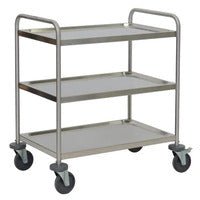 Το καρότσι πολλαπλών χρήσεων Novocal από ανοξείδωτο χάλυβα με 3 ράφια, 2 λαβές ώθησης, 4 τροχούς ελαφριάς κύλισης και 4 προφυλακτήρες είναι ιδανικό για μεταφορά σε γραφείο, κουζίνα ή νοσοκομείο. Συσκευασία: 1 τεμάχιο.