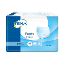 Μια συσκευασία TENA Pants Original Plus Inkontinenzpants προσφέρει απορροφητικά εσώρουχα ακράτειας για ενήλικες. Η κυρίως μπλε-λευκή συσκευασία δείχνει το μέγεθος M, περιλαμβάνει 14 κομμάτια και προσφέρει αξιόπιστη προστασία από την αδυναμία της κύστης. Στην μπροστινή πλευρά είναι απεικονισμένο το προϊόν υπό την επωνυμία TENA – Essity Germany GmbH.