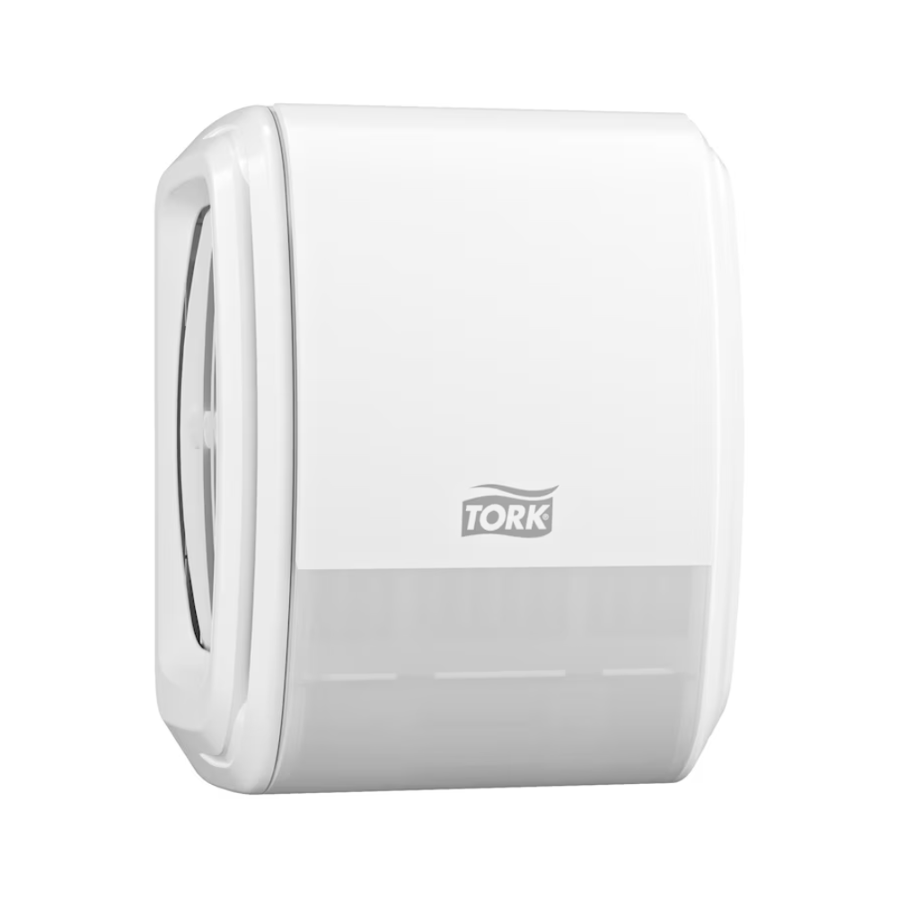 Ένας διανομέας Tork 256010 για συνεχή αρωματισμό αέρα με τεχνολογία ψεκασμού για μια αναζωογονητική νότα είναι τοποθετημένος στον τοίχο. Ο κομψός σχεδιασμός του περιλαμβάνει έναν ημιδιαφανή πυθμένα που δείχνει το ρολό στο εσωτερικό, ενώ το λογότυπο Tork εμφανίζεται εμφανώς στο κέντρο για να βελτιώσει την εμπειρία σας στο χώρο υγιεινής.