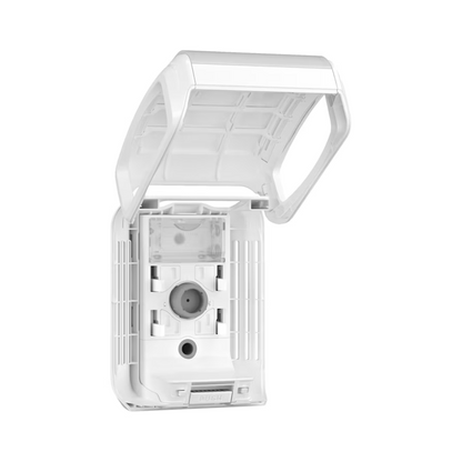 Ένας διανομέας Tork 256010 για συνεχή αρωματισμό αέρα, σχεδιασμένος από την TORK – Essity Professional Hygiene Germany GmbH, βρίσκεται μπροστά από ένα λευκό φόντο. Αυτή η εξωτερική πρίζα διαθέτει μια μοναδική υποδοχή και ένα ανοιχτό προστατευτικό κάλυμμα με διαφανές καπάκι για να εξασφαλίσει την ασφάλεια σε εκτεθειμένα περιβάλλοντα και ενσωματώνεται άψογα σε συστήματα συνεχούς αρωματισμού αέρα.