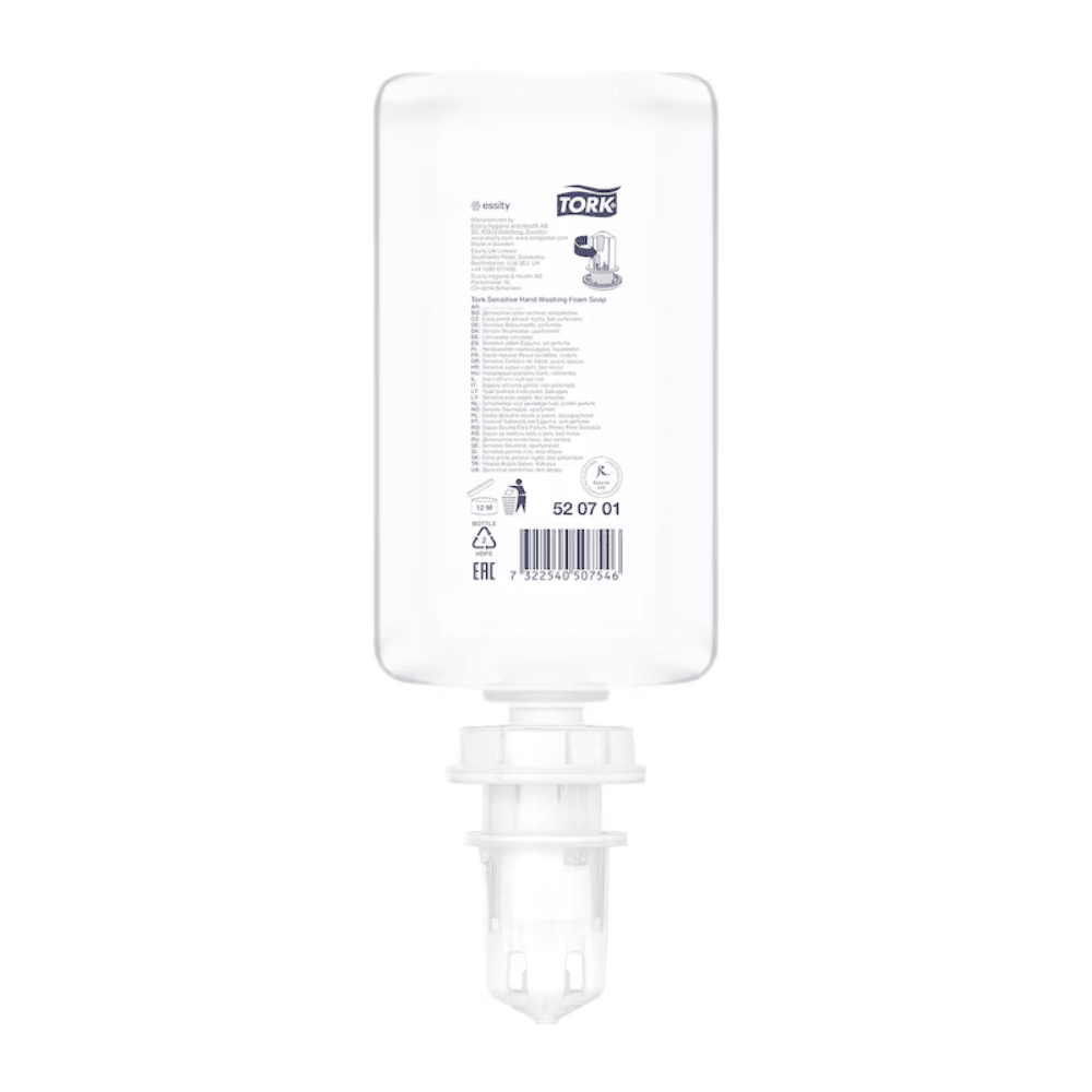 Ένα διαφανές μπουκάλι αναπλήρωσης 1000 ml Tork 520701 Ευαίσθητη Αφρώδης Σαπούνι Χεριών Premium S4 από πλαστικό με λευκό καπάκι και διανομέα, απεικονίζεται ανάποδα. Η ετικέτα φέρει το λογότυπο TORK και επισημαίνει την πιστοποίηση ECARF και τη συμβατότητα με το δέρμα.