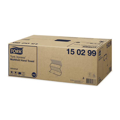 Ένα κουτί Tork Xpress® 150299 Multifold-Handtücher Universal H2 2-στρώσεων με διαστάσεις 23,4 cm και 20 πακέτα φέρει ετικέτα με λεπτομέρειες προϊόντος και τον αριθμό 15 02 99. Στο κουτί υπάρχει μια εικόνα της διαμόρφωσης της πετσέτας που αναδεικνύει την εξαιρετική σχέση ποιότητας-τιμής, καθώς και πολλά εμπορικά σήματα και σύμβολα ανακύκλωσης.