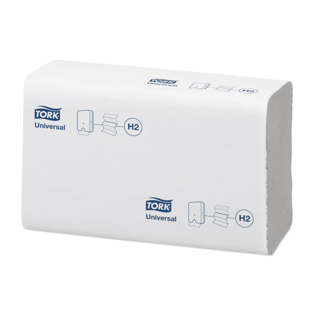 Ένας σωρός Tork Xpress® 150299 Multifold-Handtücher, τυλιγμένος σε λευκή συσκευασία, εμφανίζει το λογότυπο Tork και εικόνες. Η συσκευασία τονίζει τη συμβατότητά της με διανομείς και προσφέρει ως μέρος της σειράς TORK - Essity Professional Hygiene Germany GmbH μια εντυπωσιακή σχέση ποιότητας-τιμής.