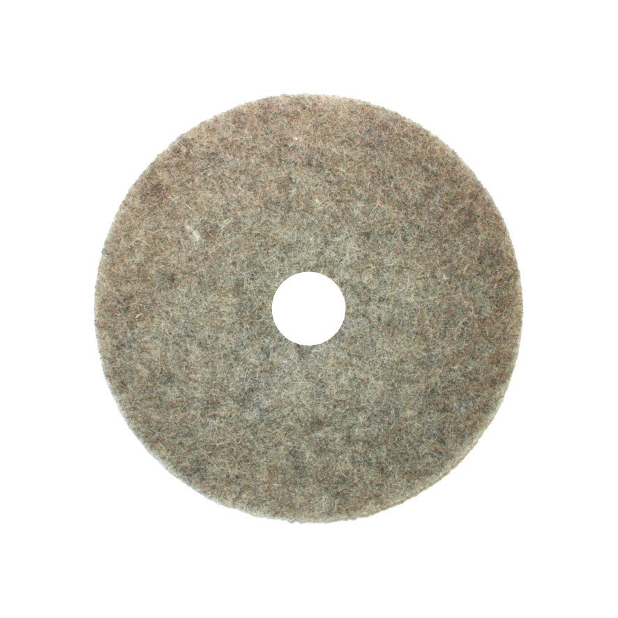 Το Arcora Ultra-High-Speed Pad High-Gloss της Arcora International GmbH είναι ένα στρογγυλό, επίπεδο, γκρι pad με κεντρική οπή και ελαφρώς τραχιά υφή, ιδανικό για γυαλιστερές βαφές σε μεσαίες έως σκληρές επενδύσεις δαπέδων.