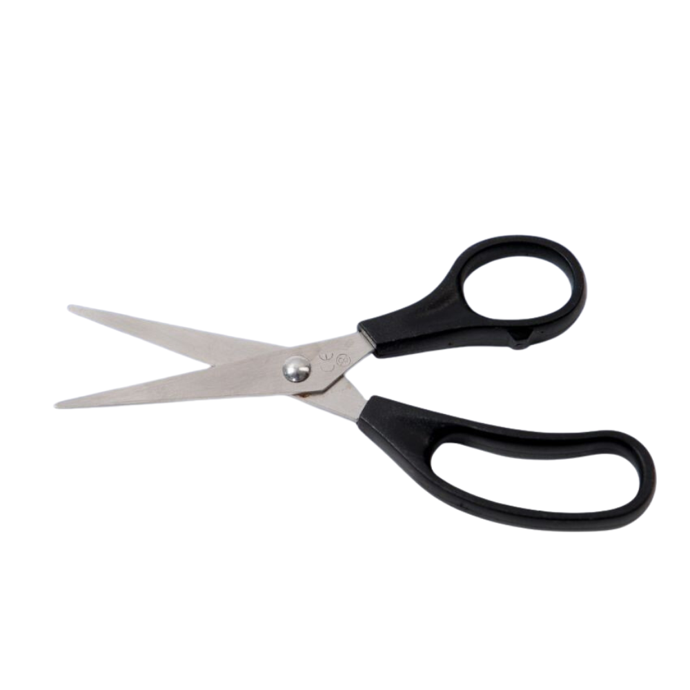 Ένα αποστειρωμένο ψαλίδι μιας χρήσης Altruan Vivomed με 2 αιχμηρές λεπίδες απεικονίζεται μπροστά από ένα λευκό φόντο. Αυτό το ψαλίδι έχει μαύρες πλαστικές λαβές και οι ανοιχτές, αιχμηρές μεταλλικές λεπίδες το καθιστούν κατάλληλο για την κοπή διάφορων υλικών και ιδανικό για ακριβείς ιατρικές ανάγκες φροντίδας.