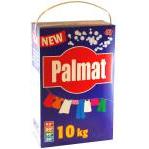 Ein 10-kg-Sack Rösch Palmat Universalwaschmittel der Rösch Germany GmbH mit blauem Hintergrund, rotem und weißem Schriftzug, bunter Wäsche auf einer Leine, einem Tragegriff und dem fettgedruckten Wort "NEW".