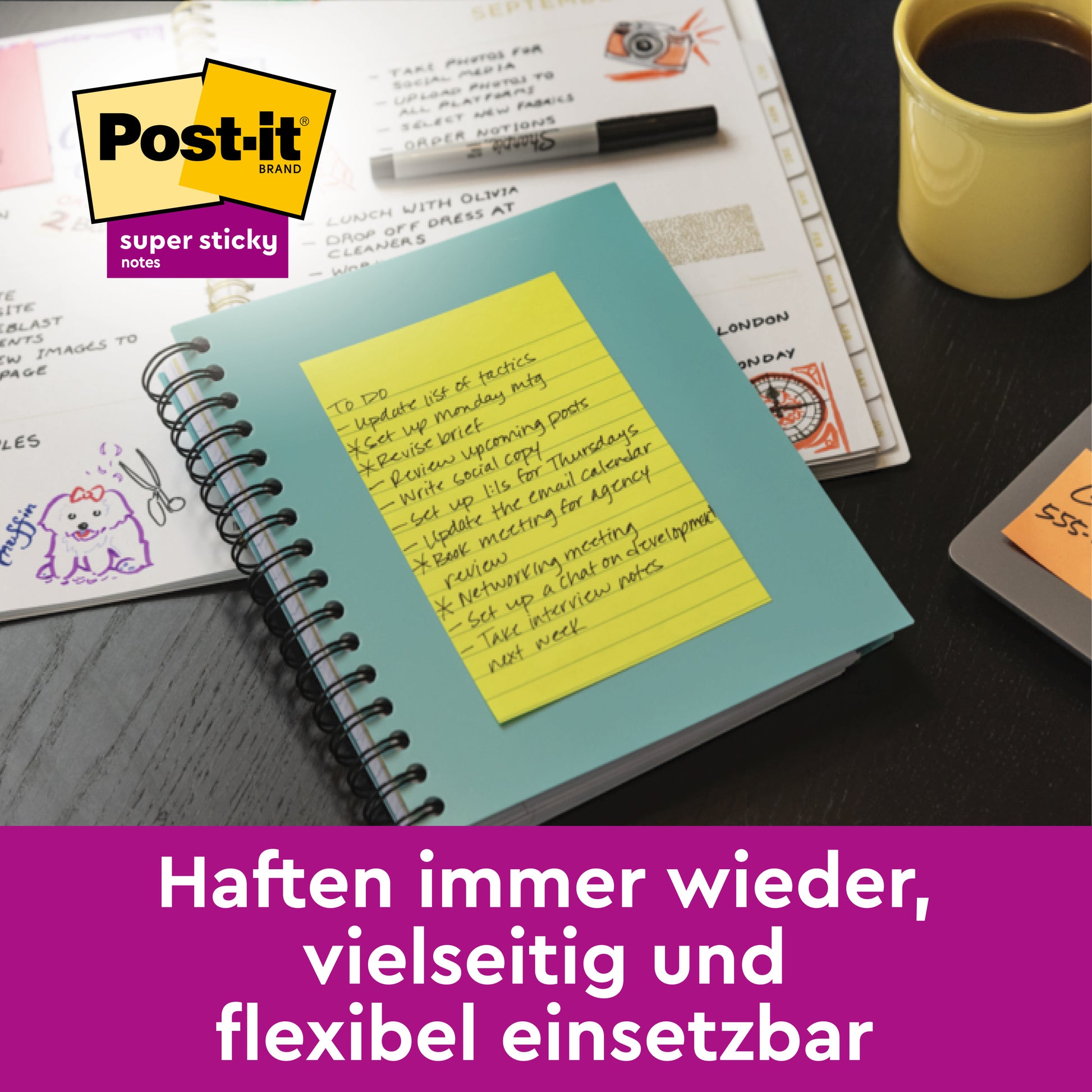 Auf einem Schreibtisch liegt ein Notizbuch mit einem Post-it® Super Sticky Note im Großformat (101 x 101 mm, 90 Blatt, 100% PEFC) von 3M Deutschland GmbH - ideal zum flexiblen Notieren und mehrfachen Anbringen von To-do-Listen.